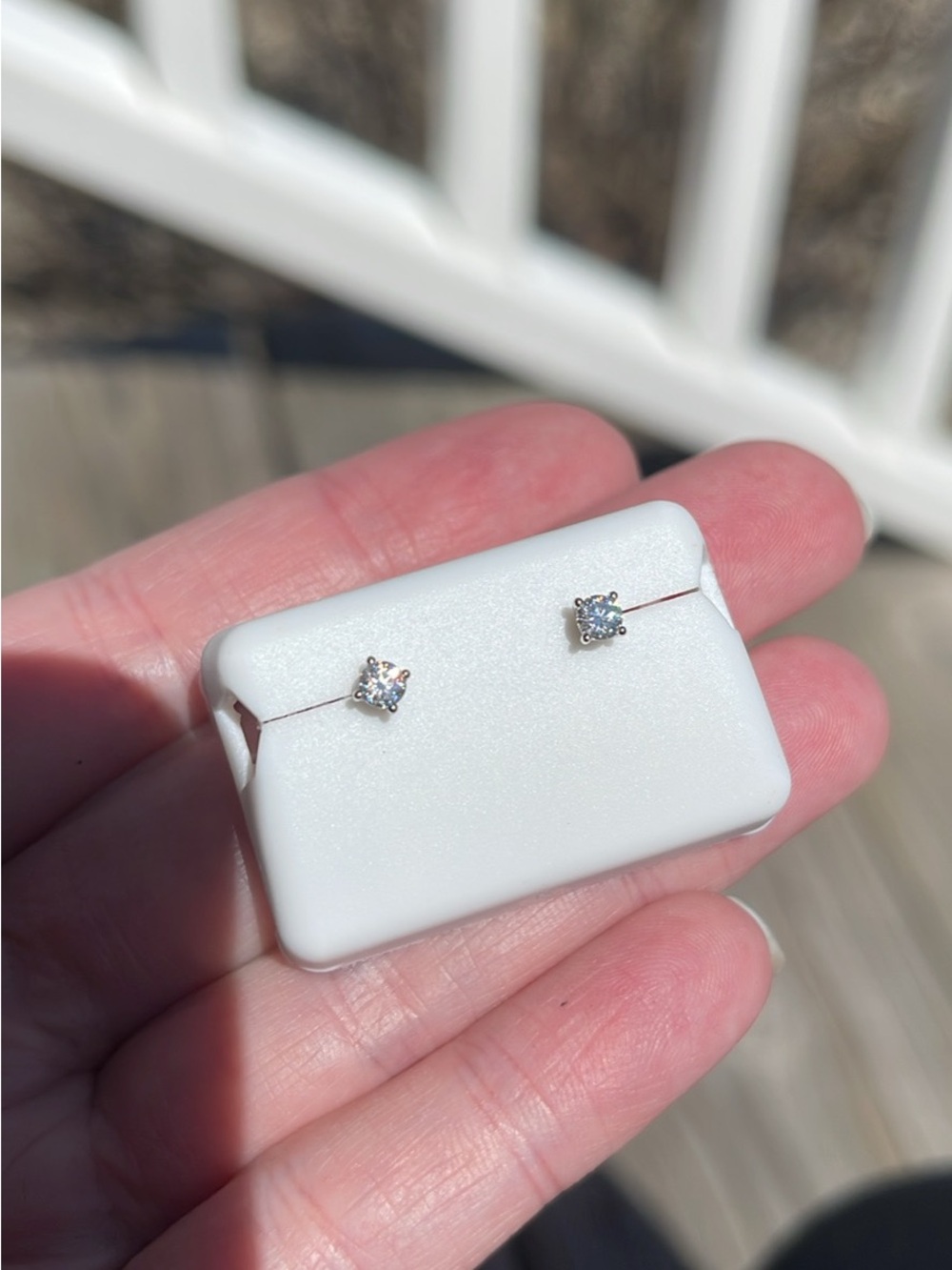 NWOB .925 0.25CT moissanite pierced earrings